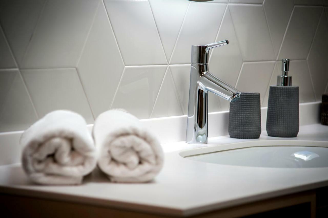 The Q Superior - A Penthouse With Jacuzzi And Sauna Appartamento Rovigno