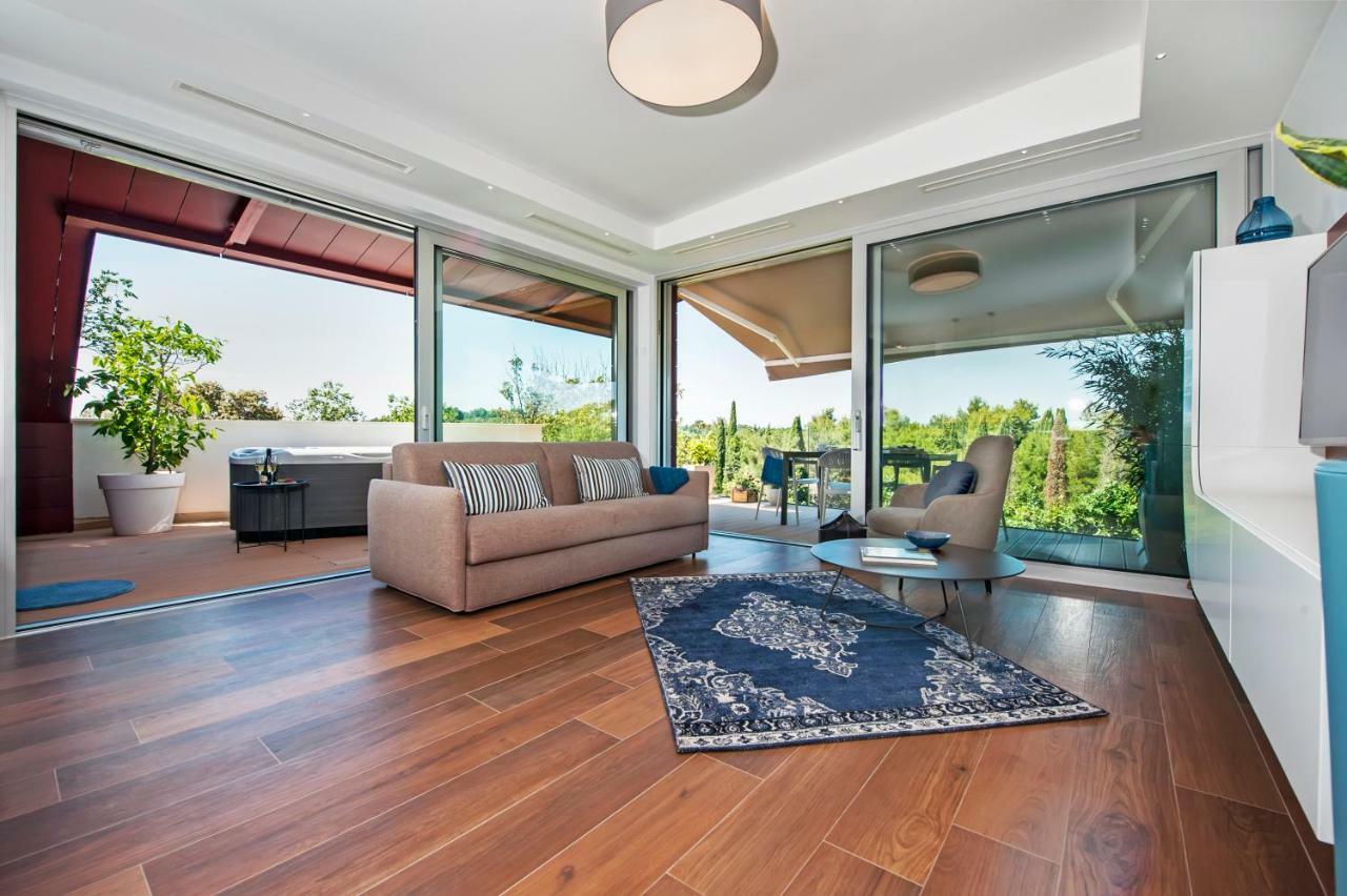 The Q Superior - A Penthouse With Jacuzzi And Sauna Appartamento Rovigno